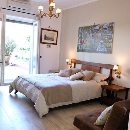 Casa Marina Bed & Breakfast เนเปิลส์ ภายนอก รูปภาพ