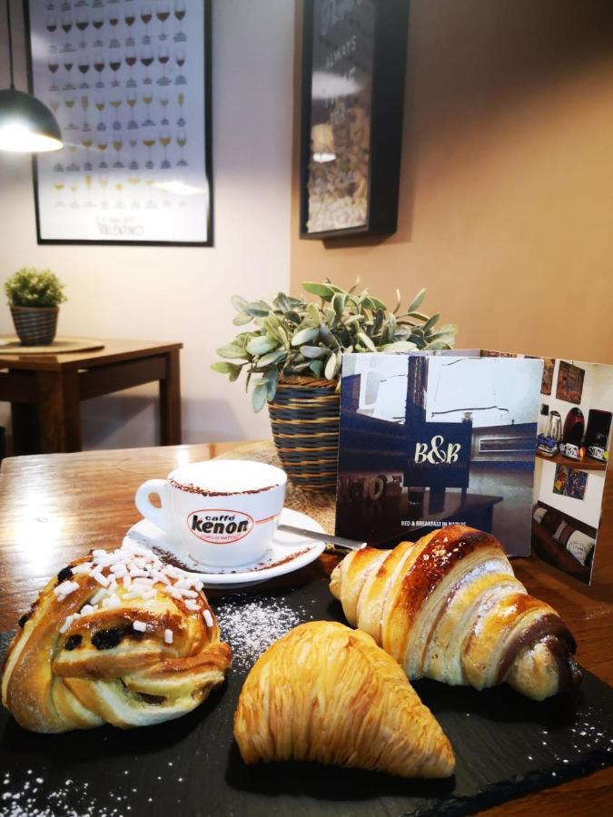 Casa Marina Bed & Breakfast เนเปิลส์ ภายนอก รูปภาพ