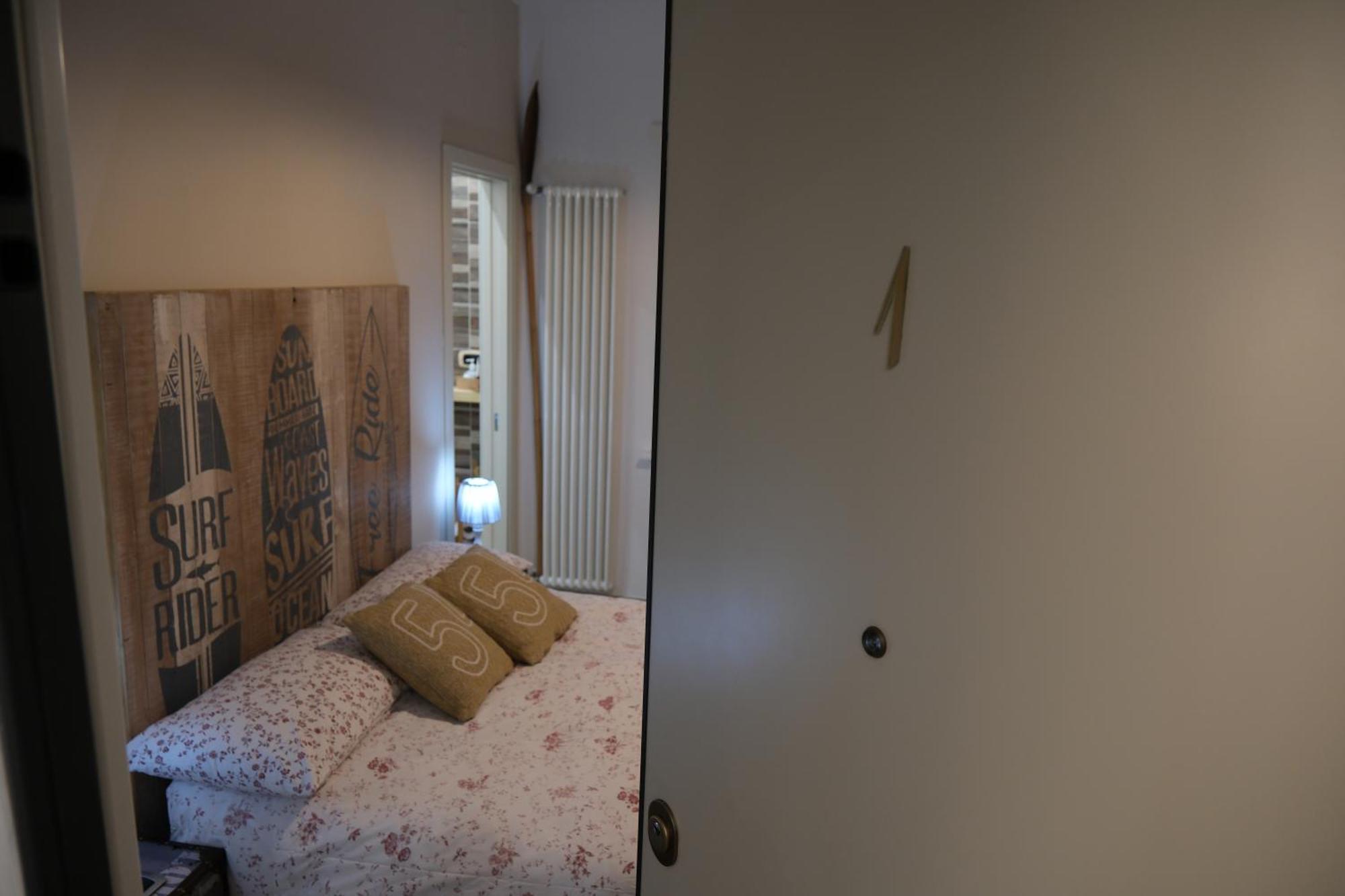 Casa Marina Bed & Breakfast เนเปิลส์ ภายนอก รูปภาพ